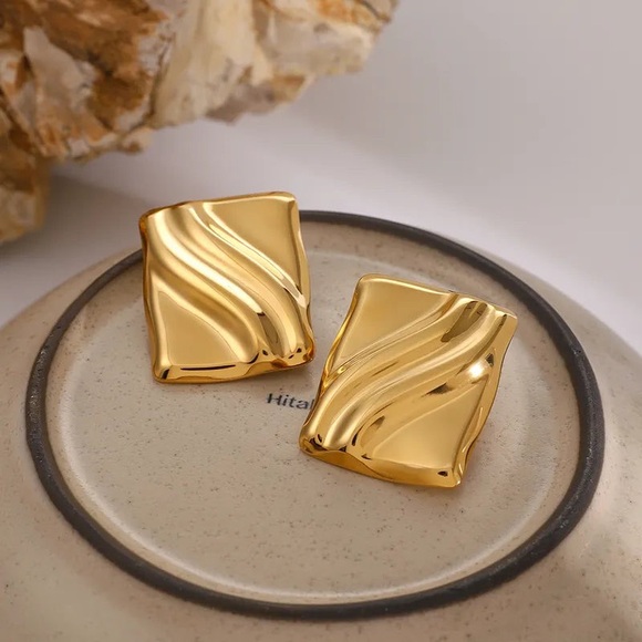 18K Gold Plated Square Statement Earrings*Lilli Claspe*Old Money Earrings*JD - Picture 5 of 6